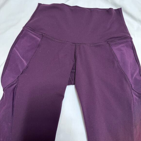 Lululemon size 4‎ Wunder Under Leggings Hi-Rise Laser Cut Bordeaux Drama - Picture 5 of 9